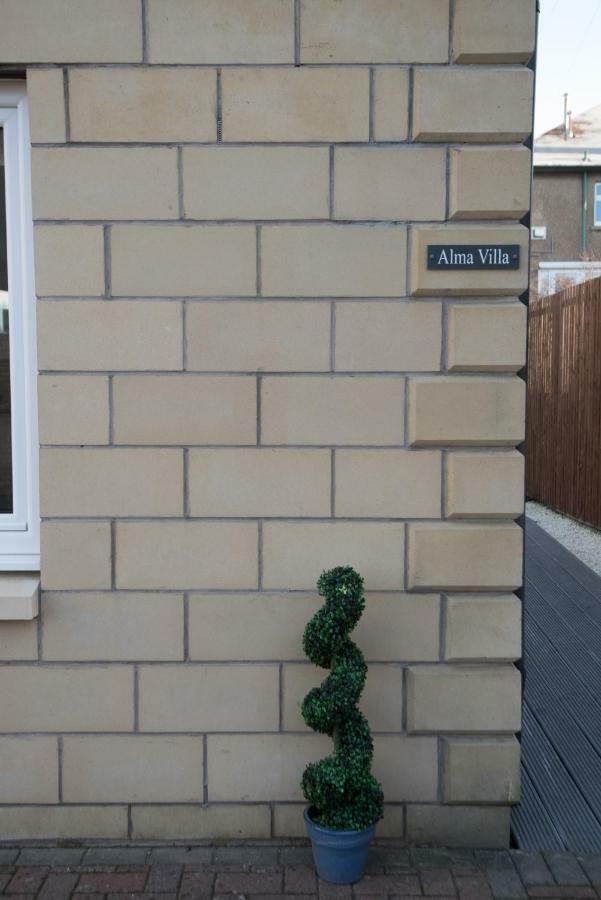 Alma Villa Falkirk Exterior photo